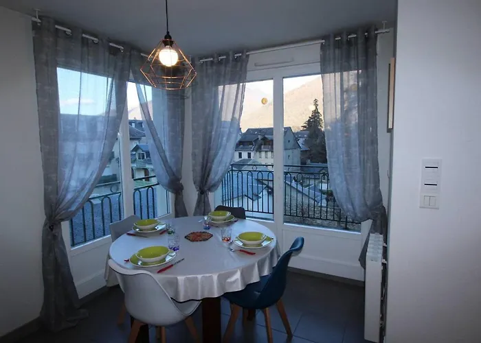 Centre Luchon, 6 Pers, Proche Thermes, Balcon, Parking - Fr-1-313-150 Apartment